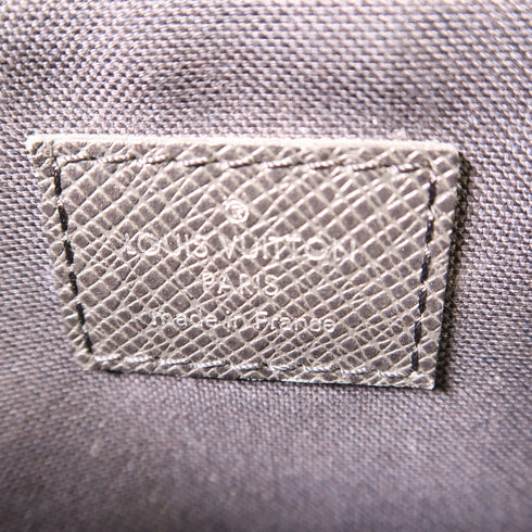 LOUIS VUITTON LV SHW Taiga Roman PM Messenger Shoulder Bag M32699 Leather Black