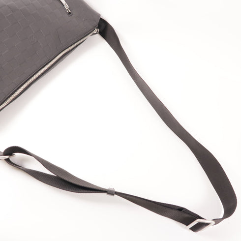 LOUIS VUITTON SHW Discovery Messenger MM Shoulder Bag N42417 Damier Infini Black