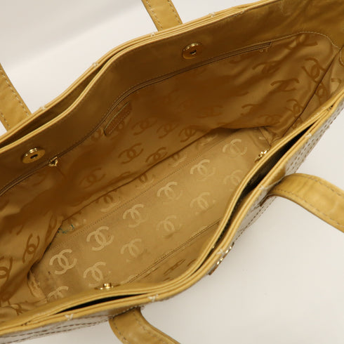 CHANEL CC Quilted Handbag 18129 Calfskin Leather Brown