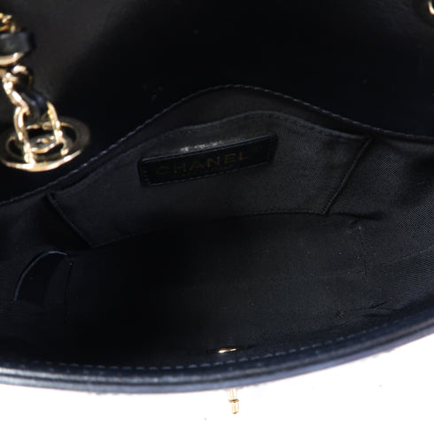 CHANEL Quilted CC Chain Shoulder Bag Crossbody Calfskin Leather Black