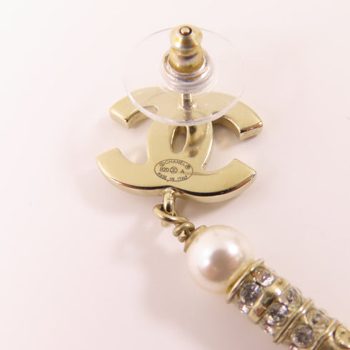 CHANEL CC Earrings Metal/PVC White/Gold