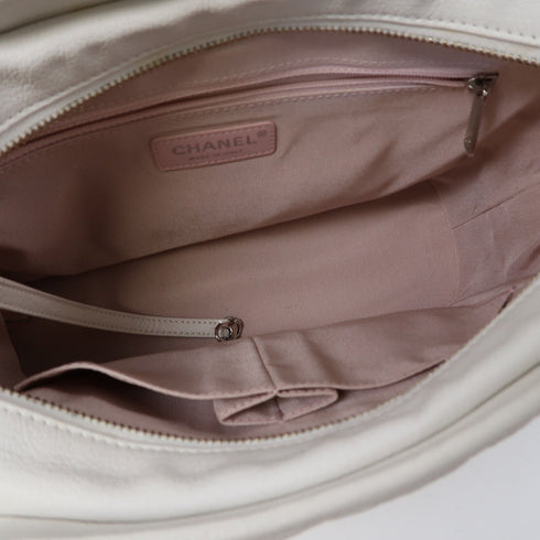 CHANEL Quilted CC Gabrielle Chain Shoulder Bag Calfskin Leather White