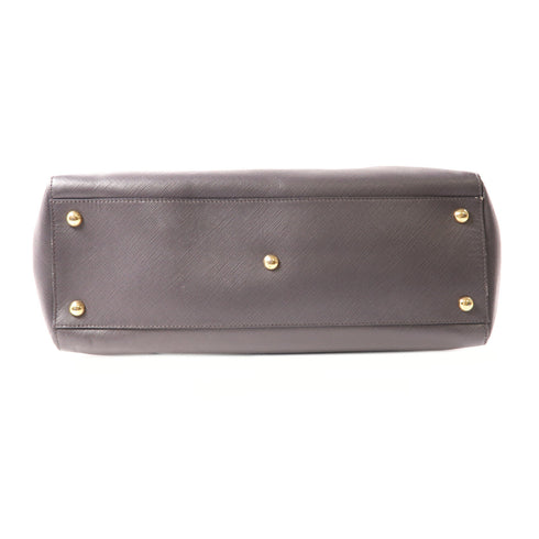 Salvatore Ferragamo GHW Chain Shoulder Bag Calfskin Leather Grey