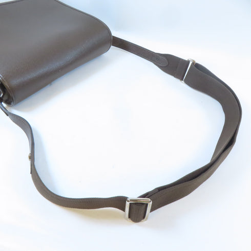 LOUIS VUITTON LV SHW Taiga Andrei Messenger Shoulder Bag M32482 Taiga Brown