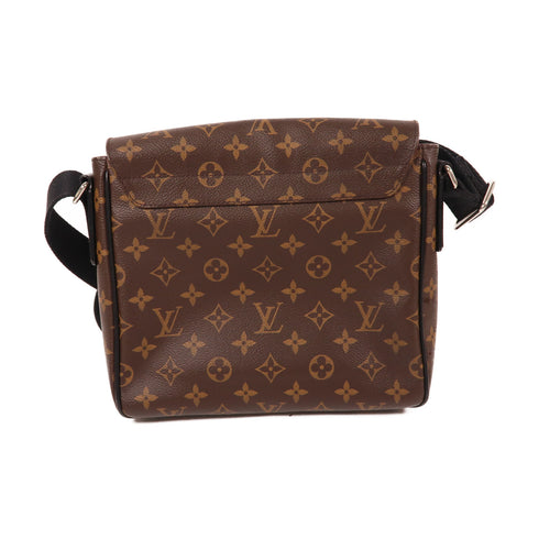 LOUIS VUITTON LV SHW District PM Shoulder Messenger Bag M40935 Monogram Macassar