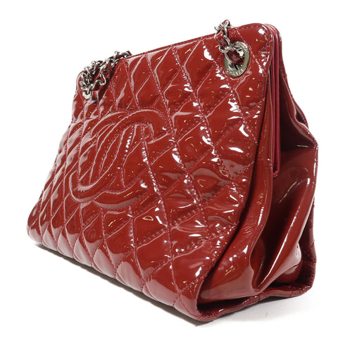 CHANEL Quilted CC SHW Chain Shoulder Bag Patent Leather Red v1